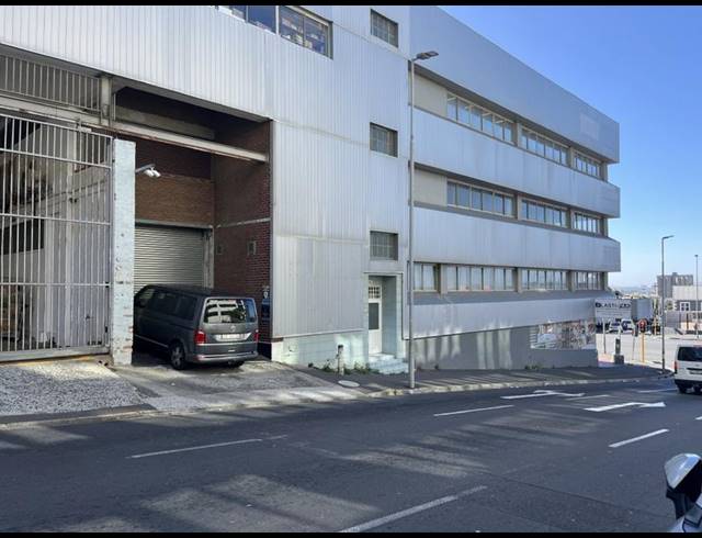 INDUSTRIAL PROPERTY TO RENT IN SALT RIVER